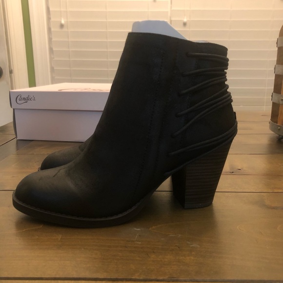 Candie’s Black Boots - Picture 9 of 14